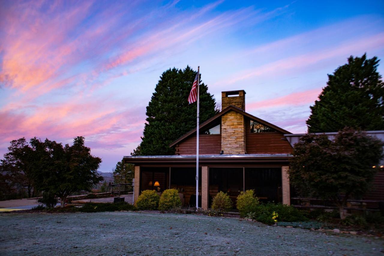 Mountain Top Inn And Resort Warm Springs Dış mekan fotoğraf